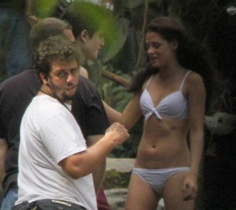 kristen_stewart_bikini_breaking_dawn.jpg